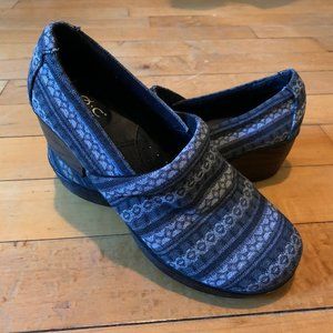 Born BOC Knit Sweater Print Clogs